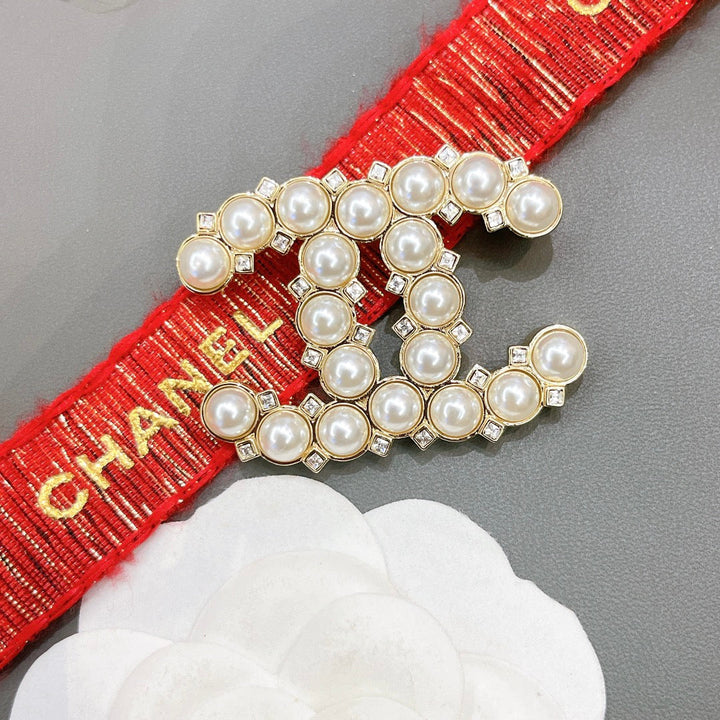 Luxury Full Pearl Openwork Brooch