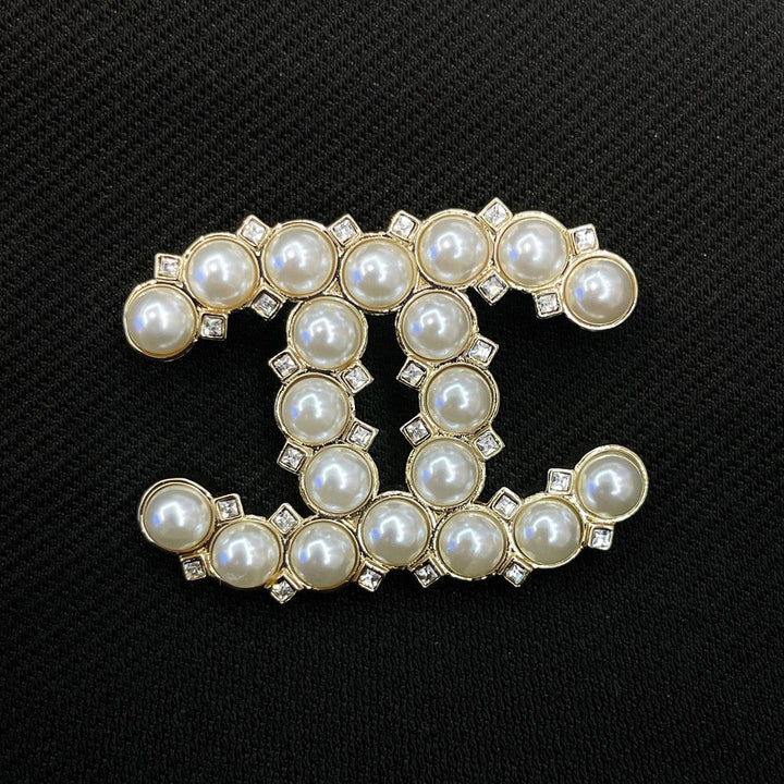 Luxury Full Pearl Openwork Brooch