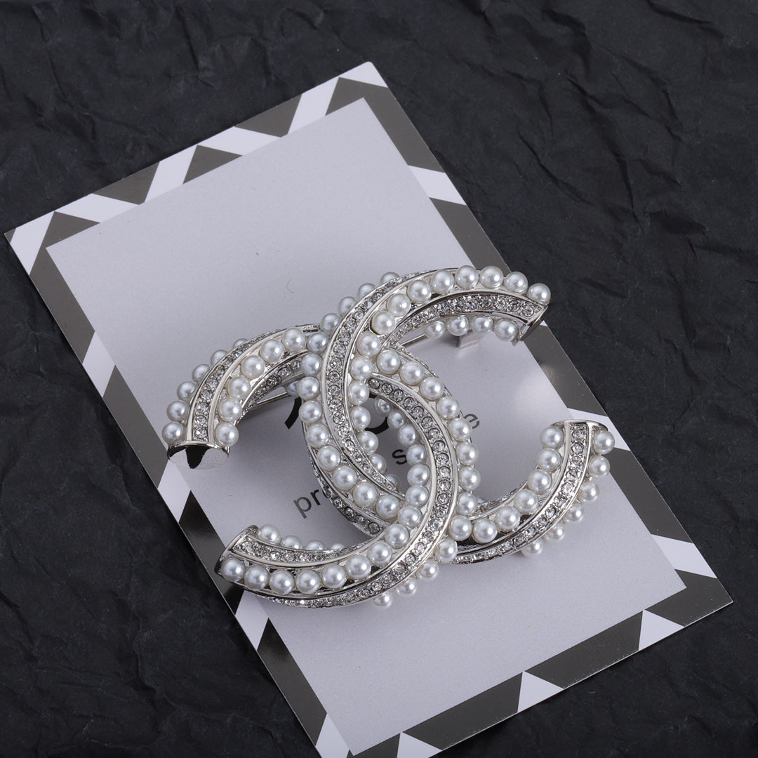 2023 Deluxe Simple Double C Brooch