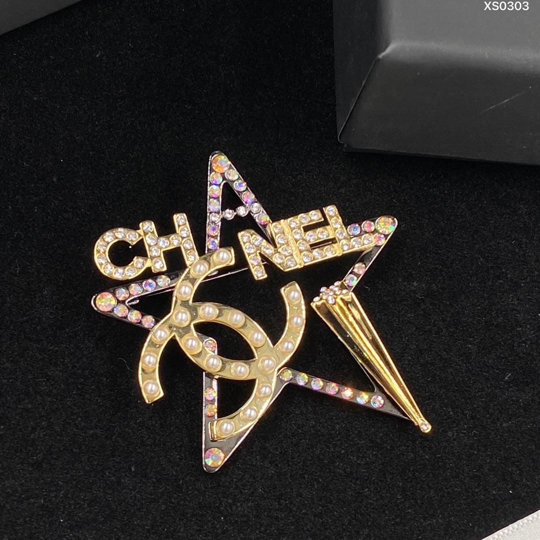 Luxury Five Star Letter Color Brooch