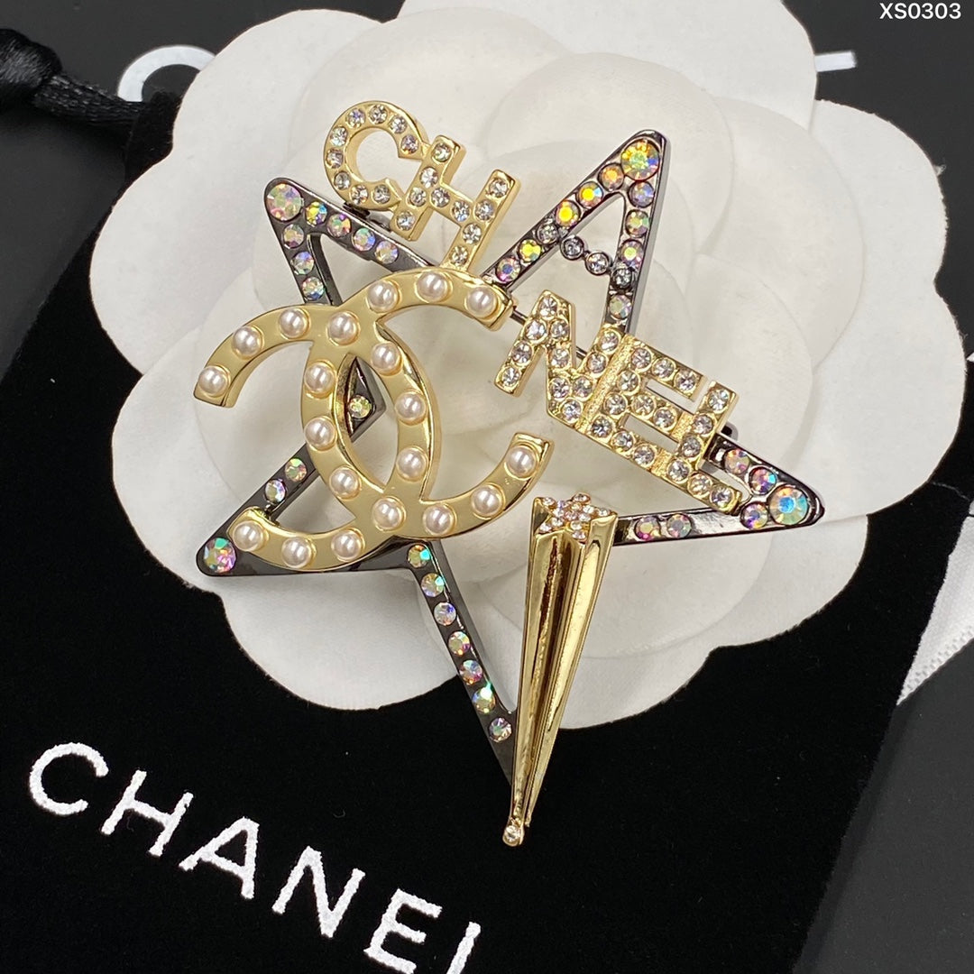 Luxury Five Star Letter Color Brooch