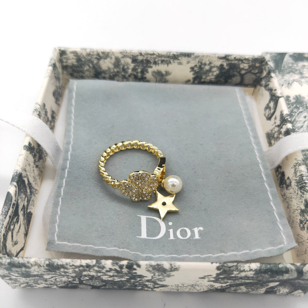 Deluxe Star Pearl CD Ring