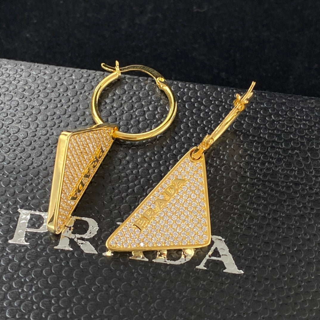 explosive triangle full diamond earrings