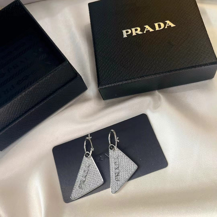 explosive triangle full diamond earrings