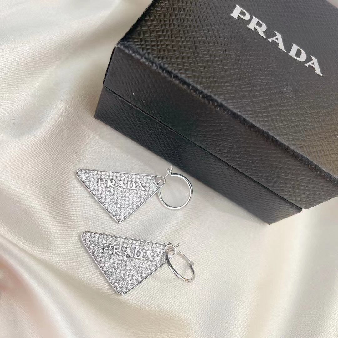 explosive triangle full diamond earrings