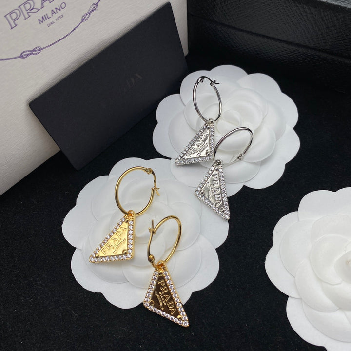 Fashion triangle edge diamond earrings