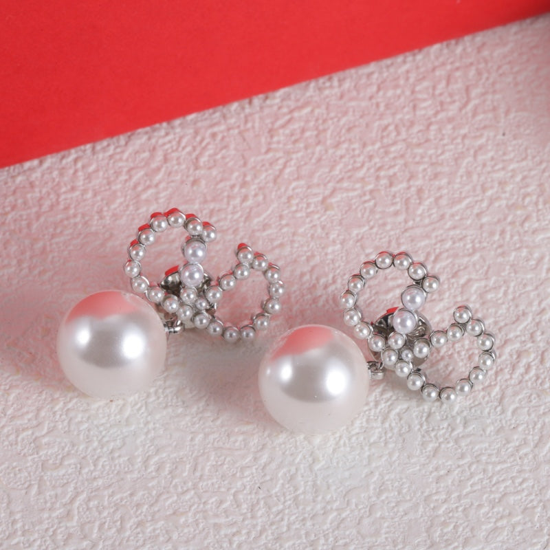 Simple Pearl Dangle Earrings