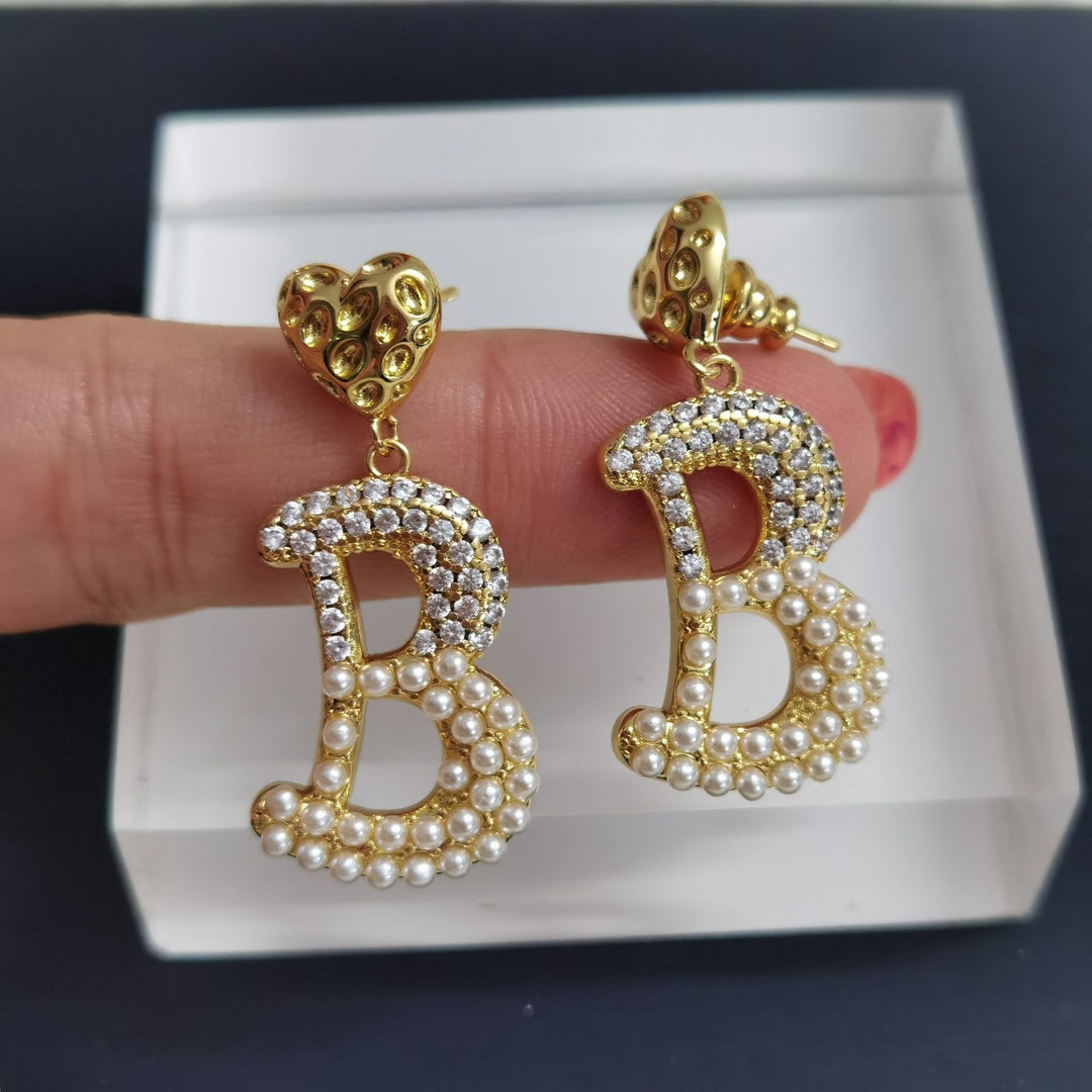 Luxury B letter earrings with diamonds