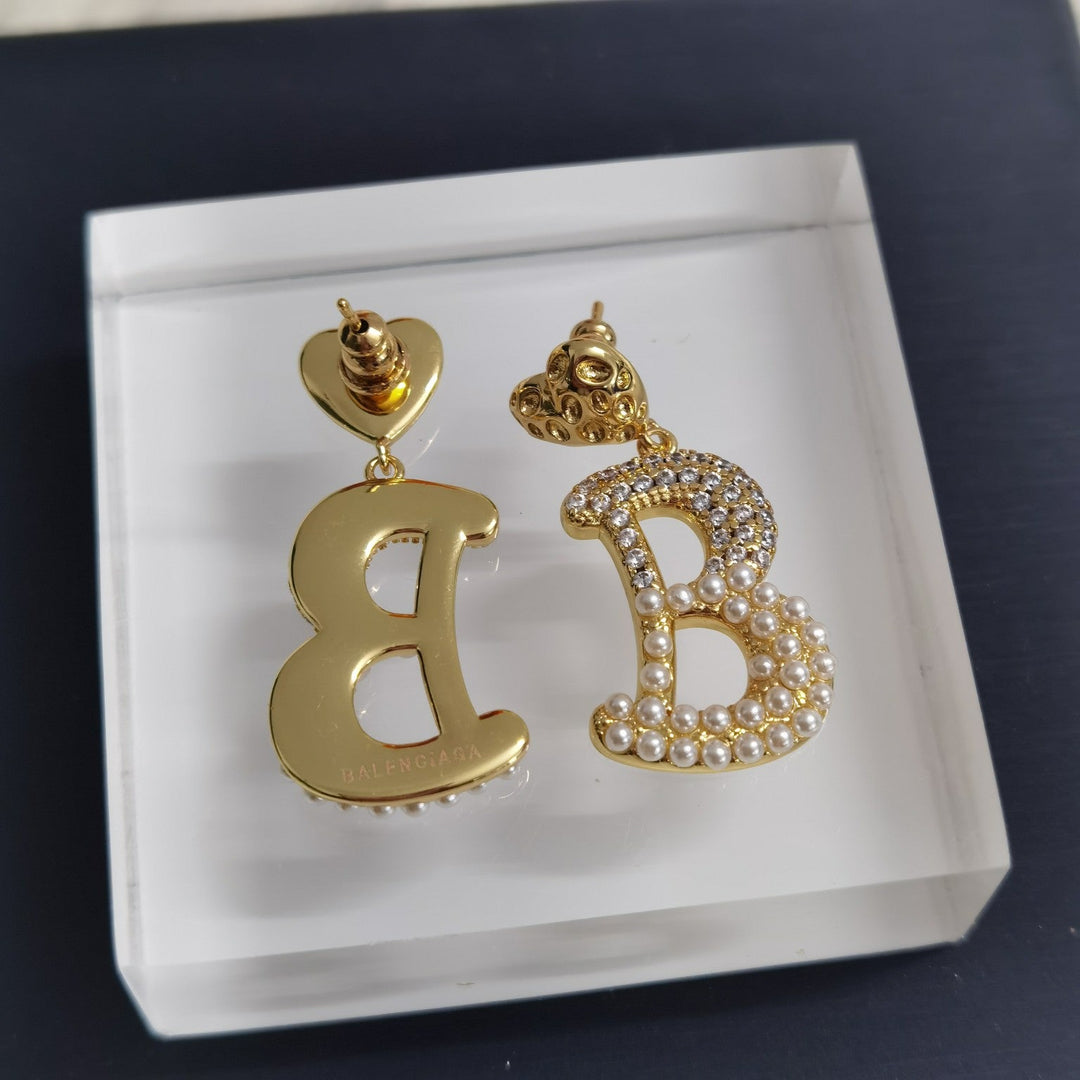 Luxury B letter earrings with diamonds