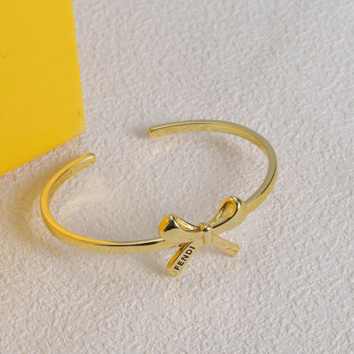 Fashion bow bracelet