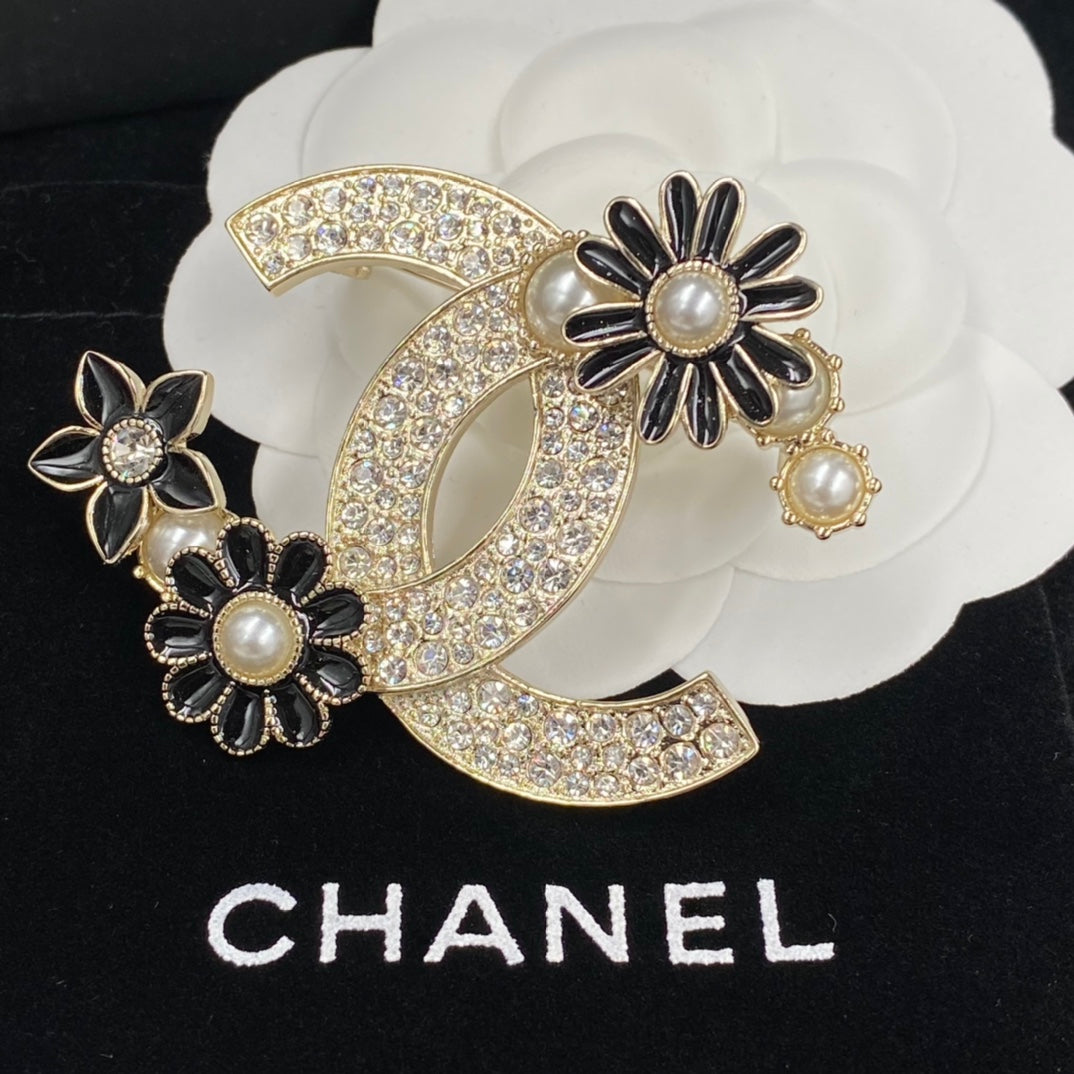 Luxury Double C Small Flower Brooch