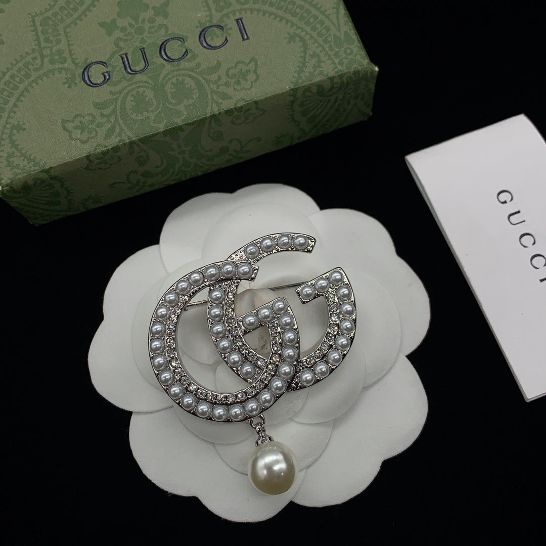 Deluxe Double G Full Pearl Brooch