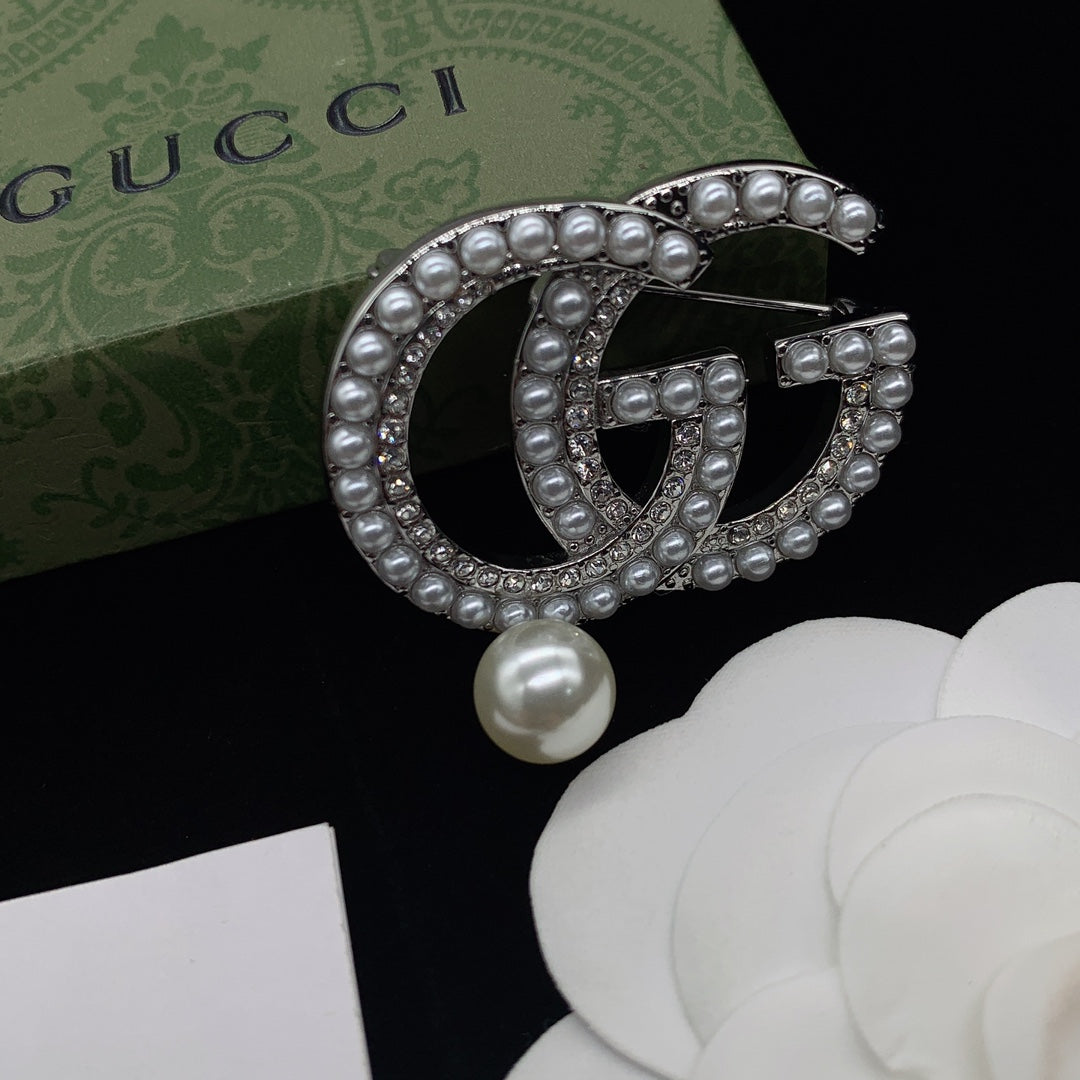 Deluxe Double G Full Pearl Brooch