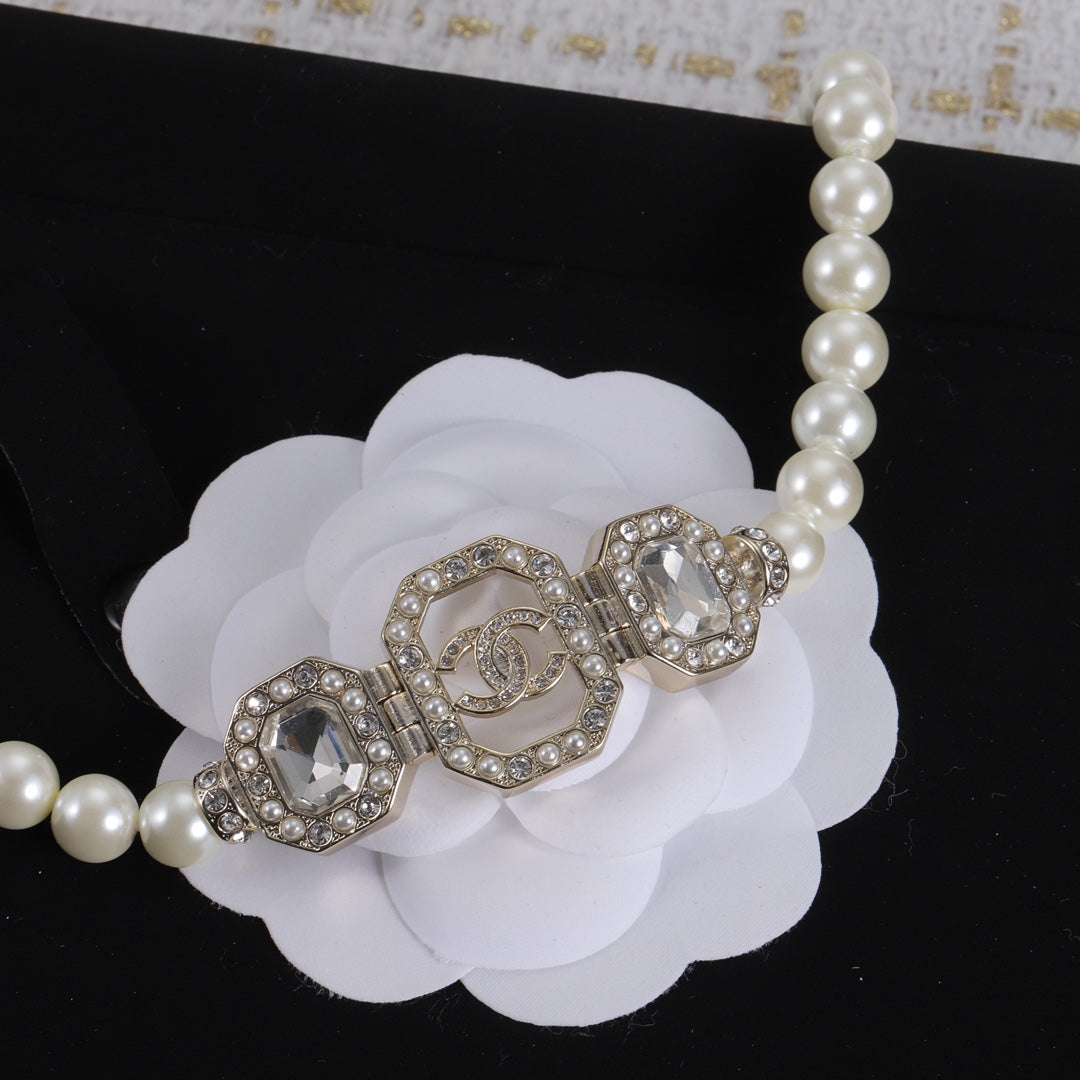 Luxury Crystal Size Pearl Necklace