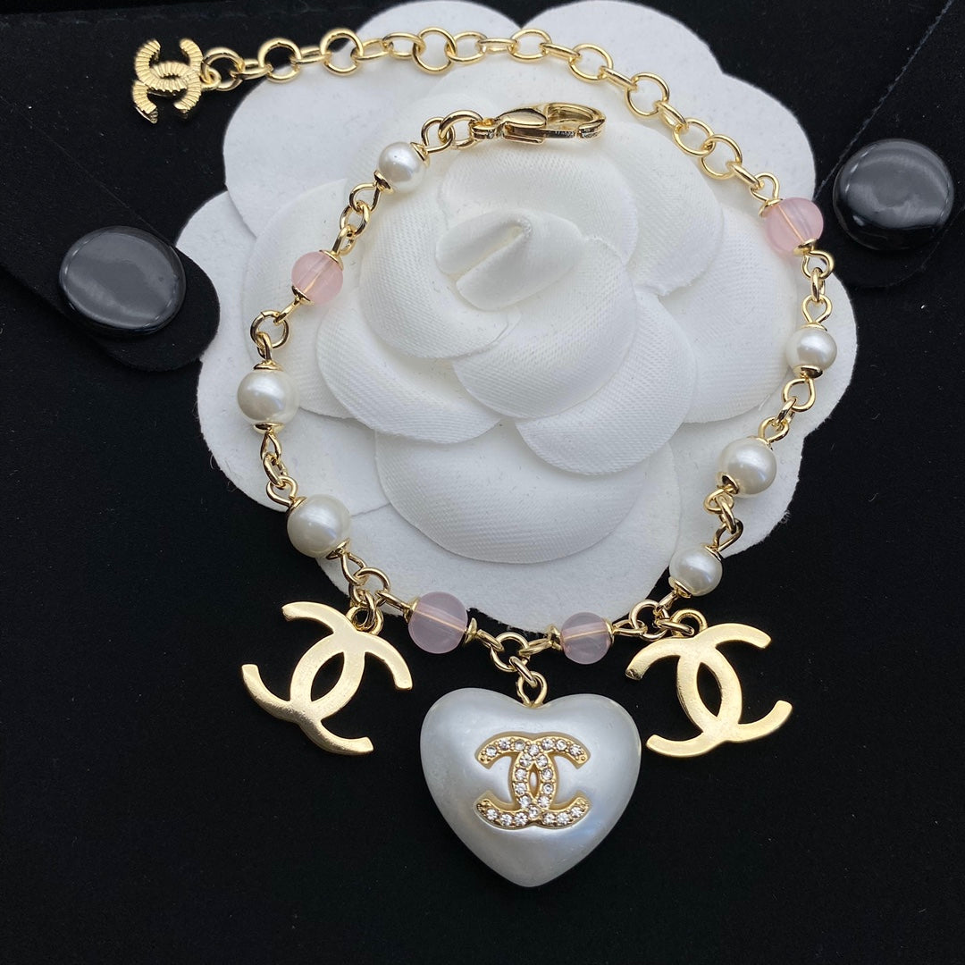 Luxury White Peach Heart Pearl Set